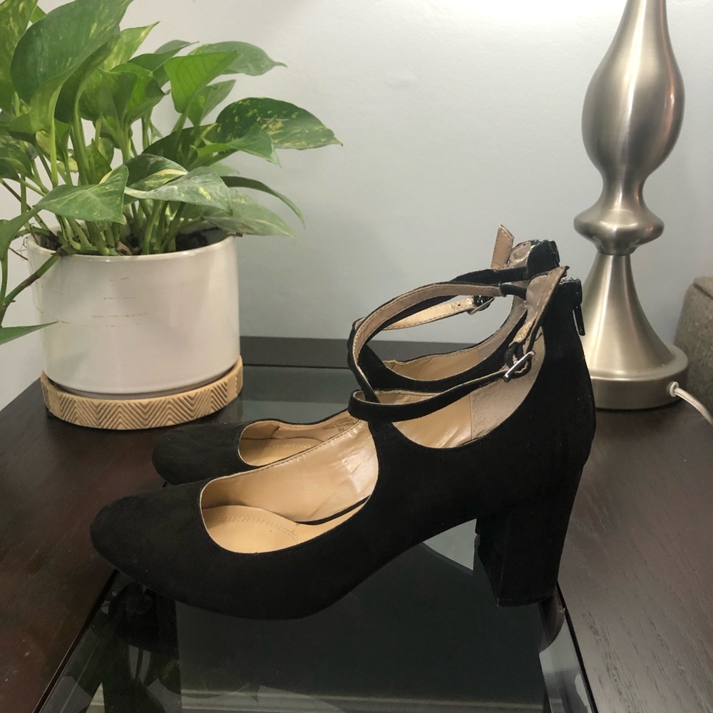 Size 8 Unisa Black Heels